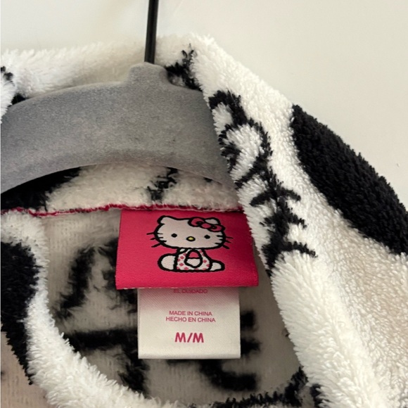Hello Kitty Fleece Robe - Picture 4 of 5
